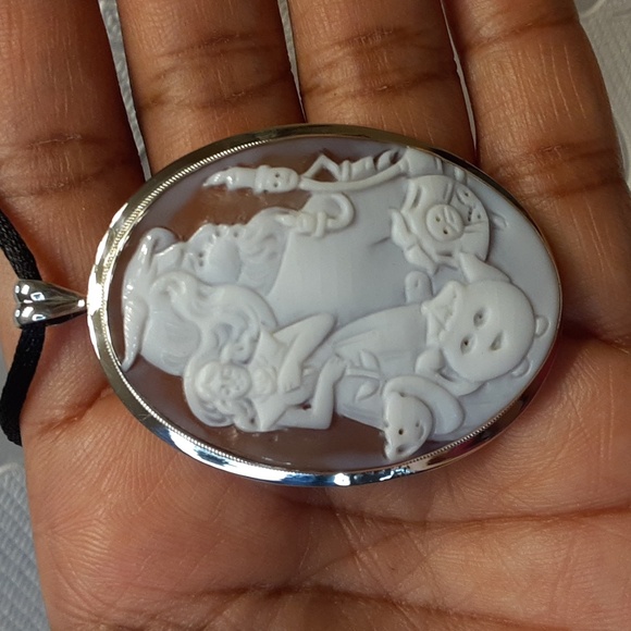 925, Made in Italy, Hand Carved Cameo, Beauty & The Beast. Pendant & Brooch. - Picture 3 of 17